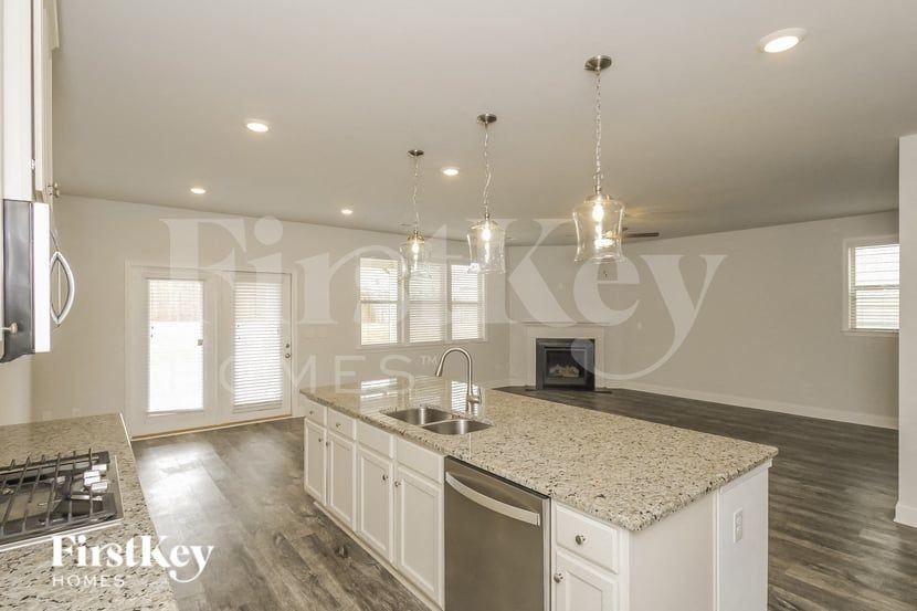 365 Palm Springs Cir - Photo 4 of 15