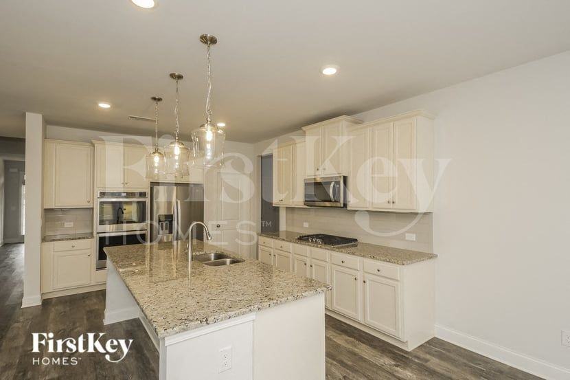 365 Palm Springs Cir - Photo 5 of 15