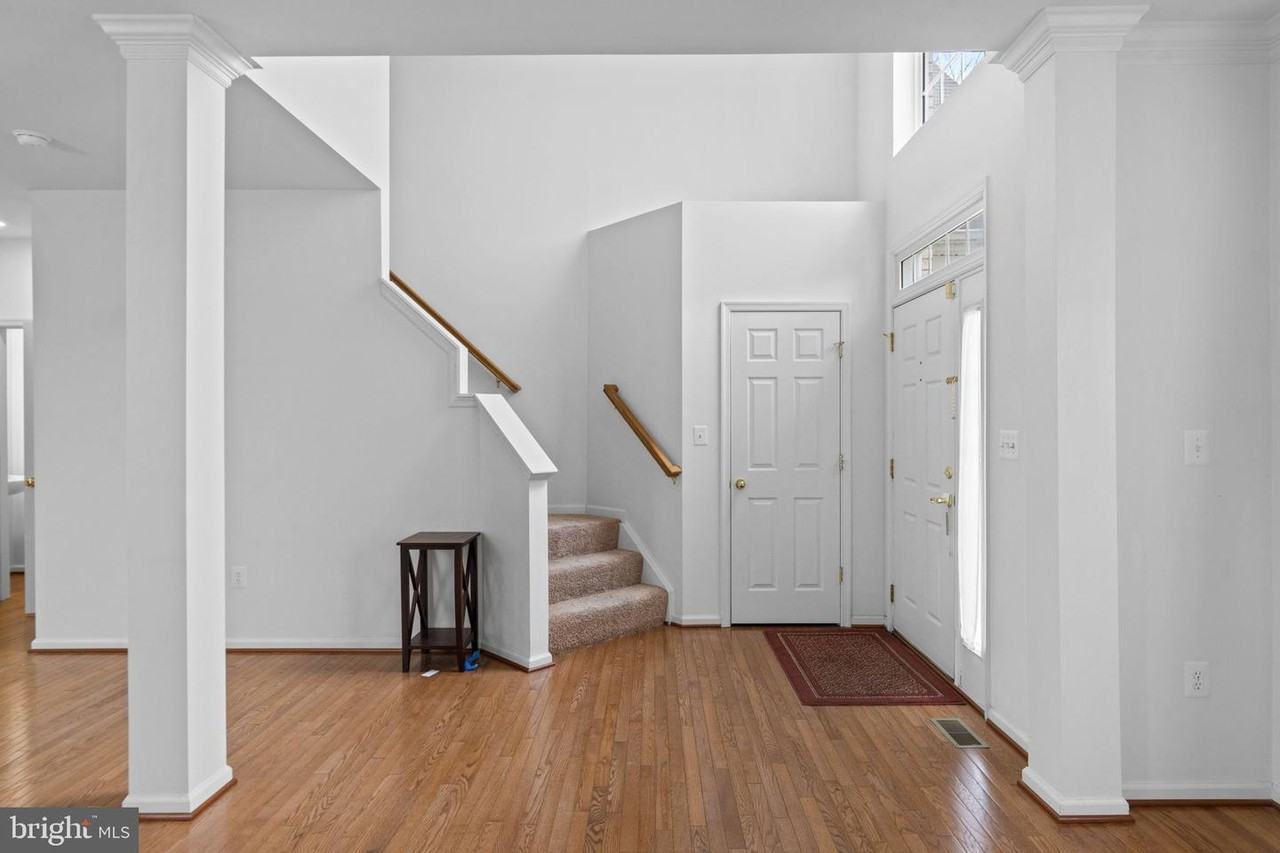 21551 Port Ct - Photo 7 of 47