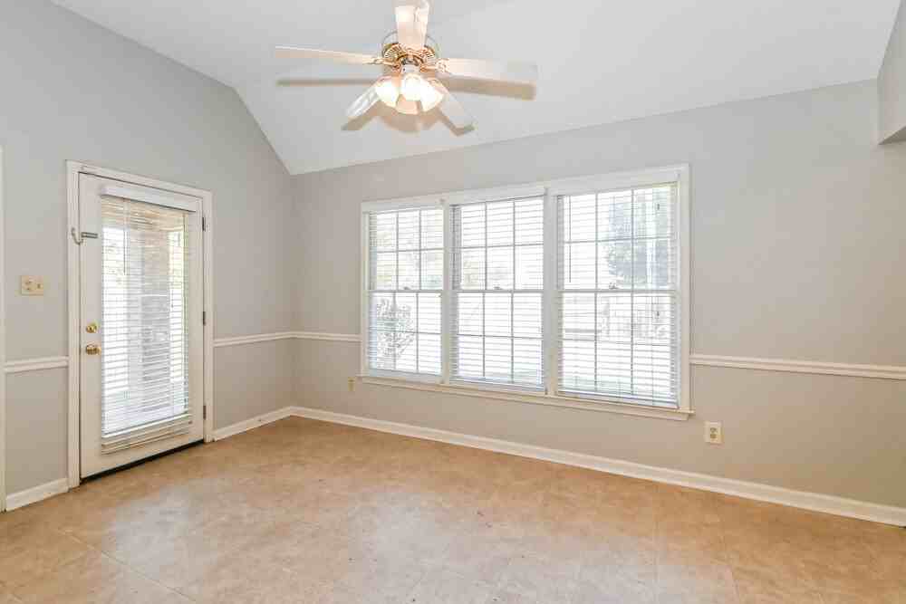 7862 Tankard Dr - Photo 6 of 16