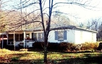 911 Ashley Ln - Photo 1 of 1