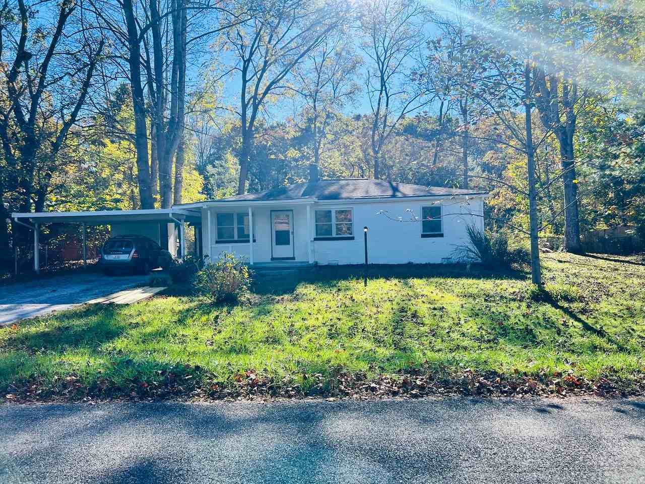 911 Ashley Ln - Photo 2 of 24