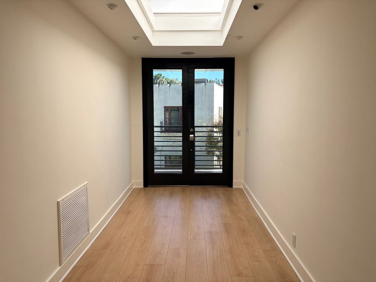 2259 La Granada Dr - Photo 3 of 30