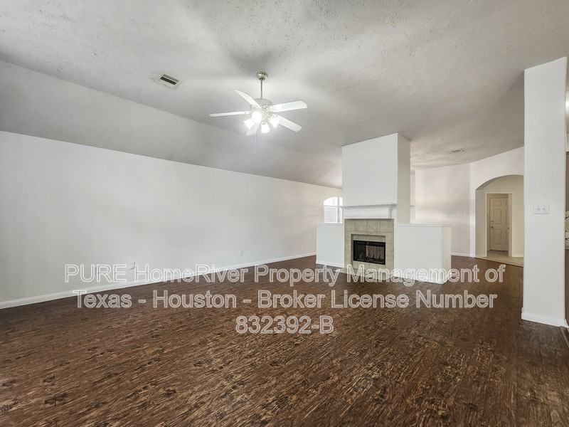 3536 Pine Valley Dr - Photo 4 of 30