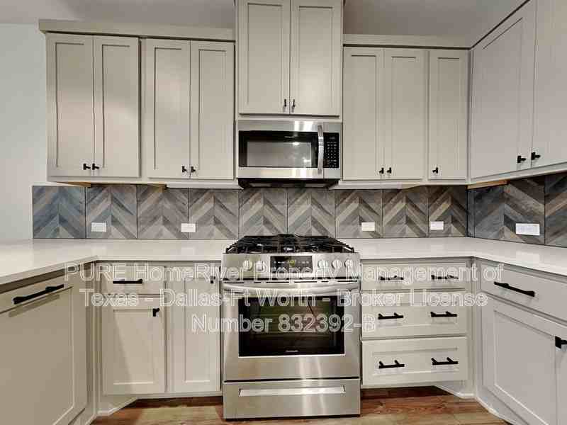 8627 Dynasty Ln - Photo 6 of 21