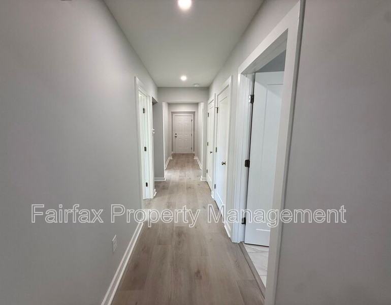 1409 Liberty St - Photo 6 of 24