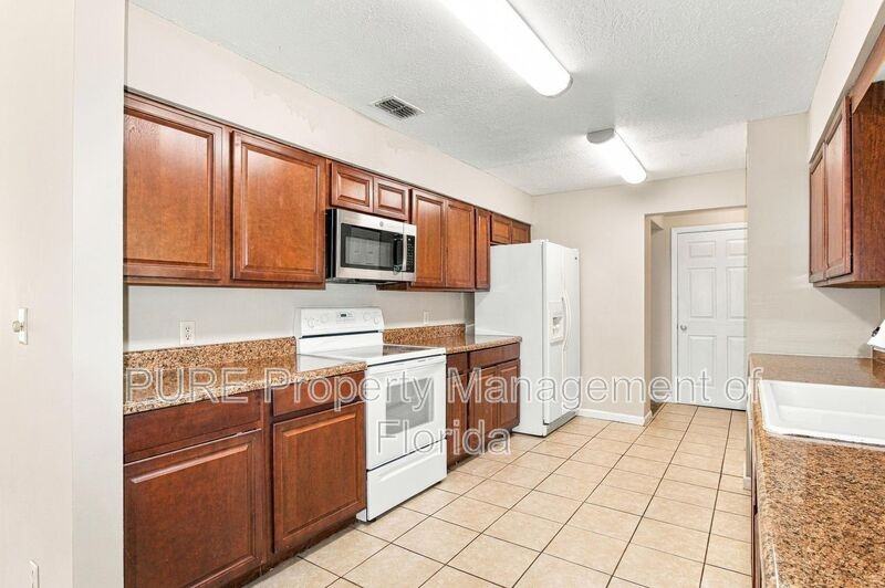 13606 Se 48th Ct - Photo 7 of 50