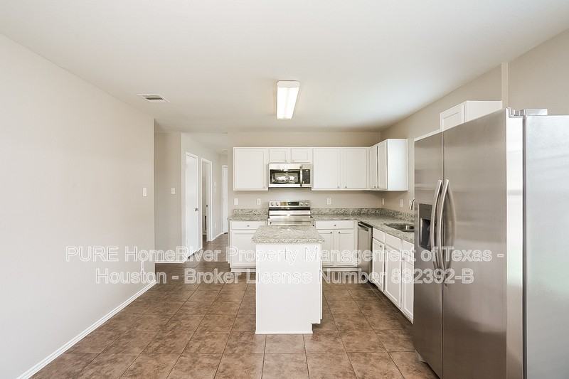 19135 Jordans Landing Ln - Photo 7 of 22