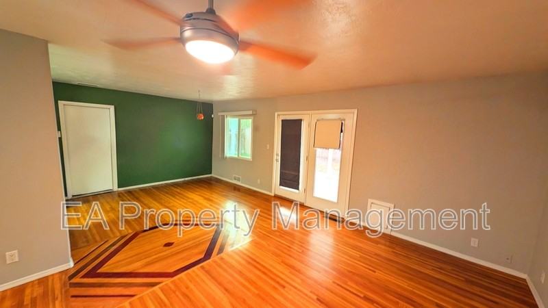 2837 Palomas Dr Ne - Photo 3 of 24