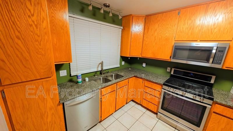 2837 Palomas Dr Ne - Photo 6 of 24