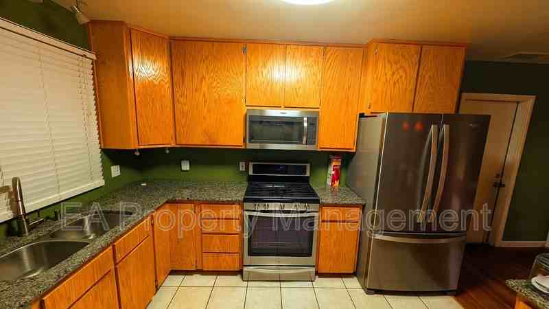 2837 Palomas Dr Ne - Photo 7 of 24