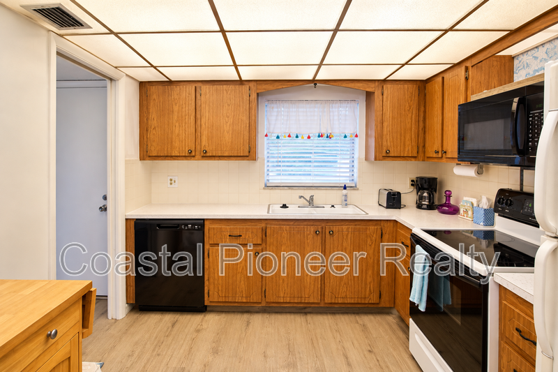 4750 Cove Cir #905 - Photo 3 of 20