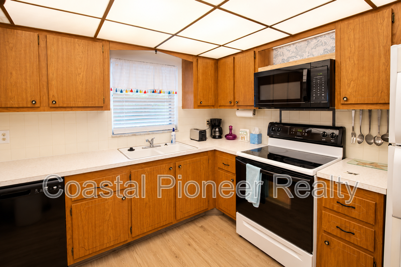 4750 Cove Cir #905 - Photo 4 of 20