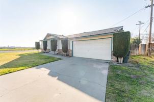 featured image of 15 Elm Dr #ELMDR
