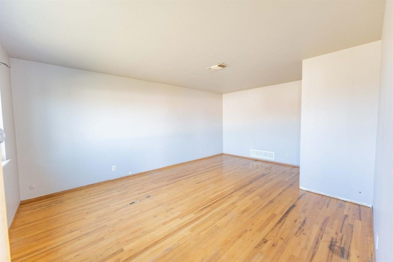 15 Elm Dr - Photo 7 of 22