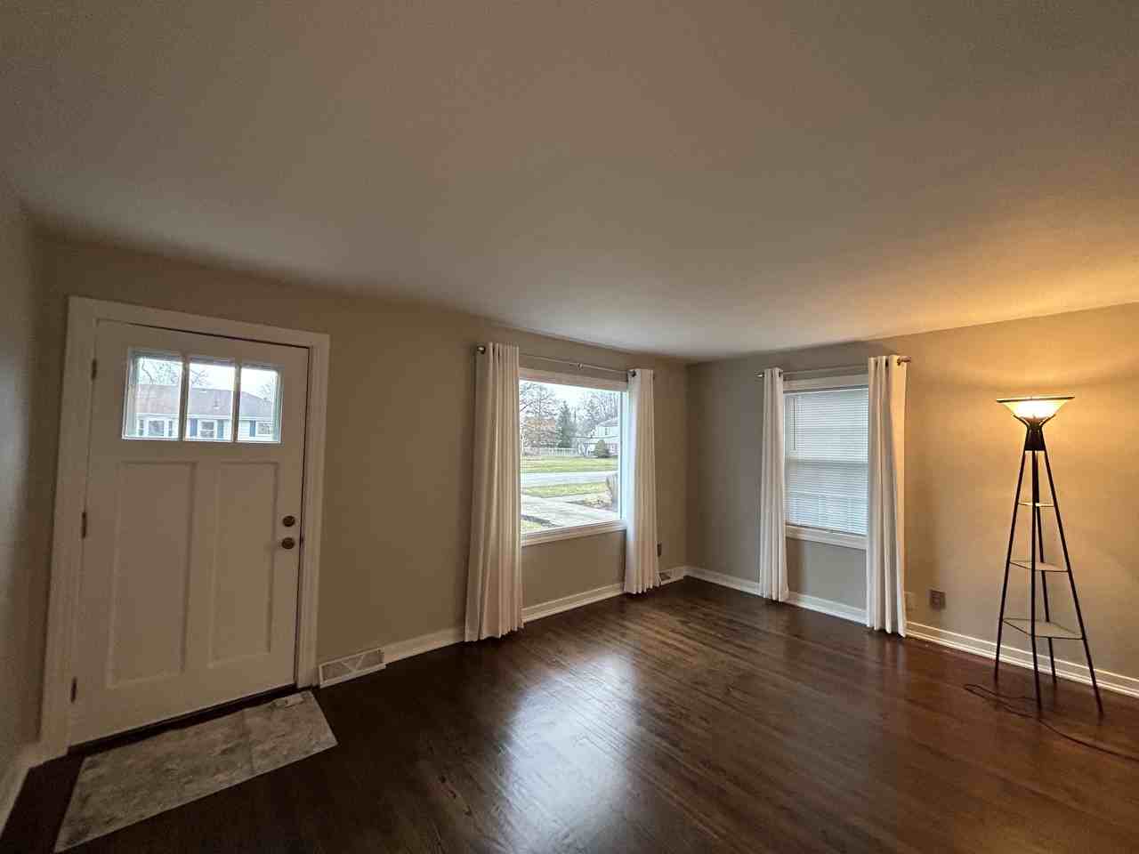 510 N Lawrence St - Photo 2 of 7