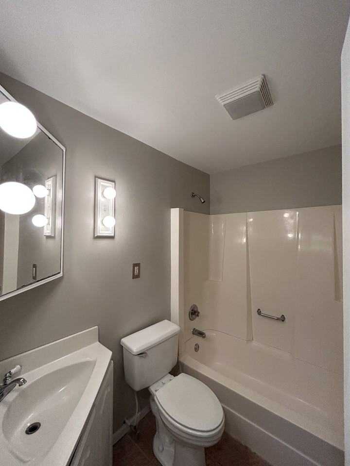 510 N Lawrence St - Photo 5 of 7