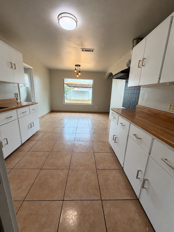 3302 Delano Ave - Photo 2 of 11
