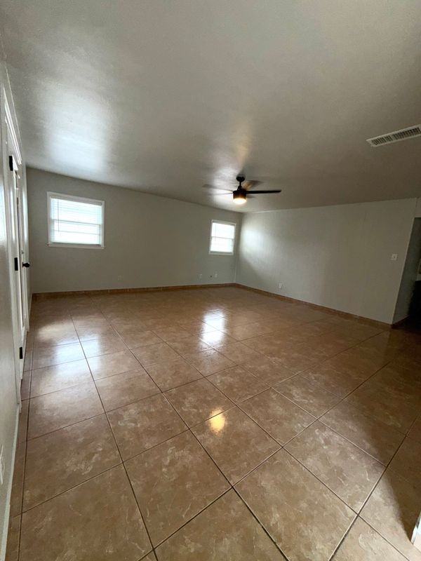 3302 Delano Ave - Photo 3 of 11