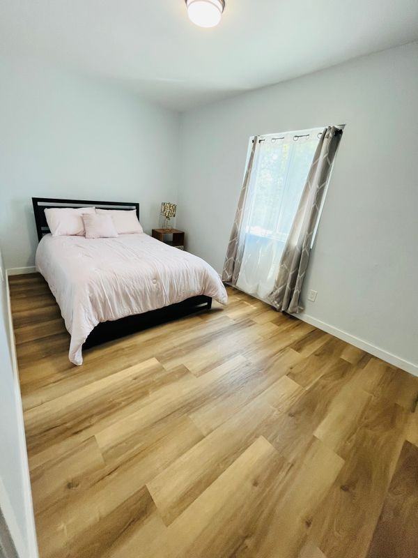851 W 40th Pl - Photo 3 of 14