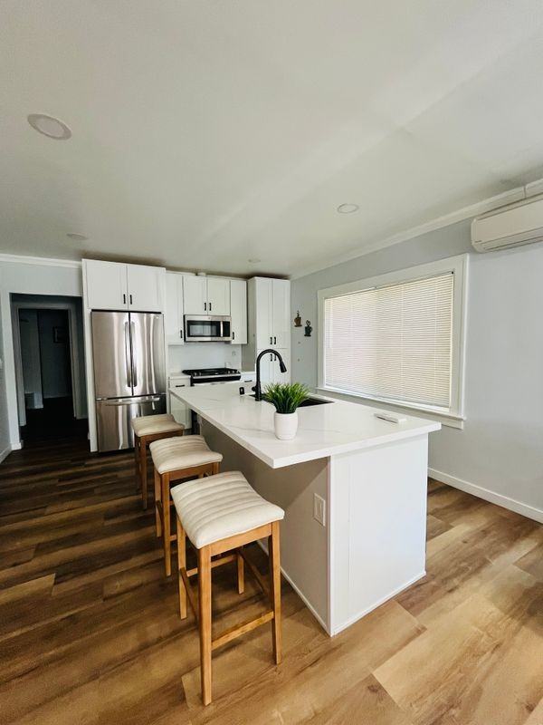 851 W 40th Pl - Photo 5 of 14