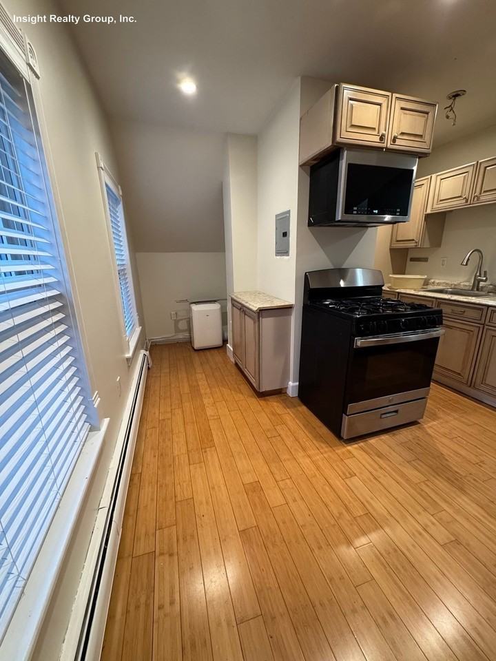 23 Fletcher St #3 - Photo 7 of 18