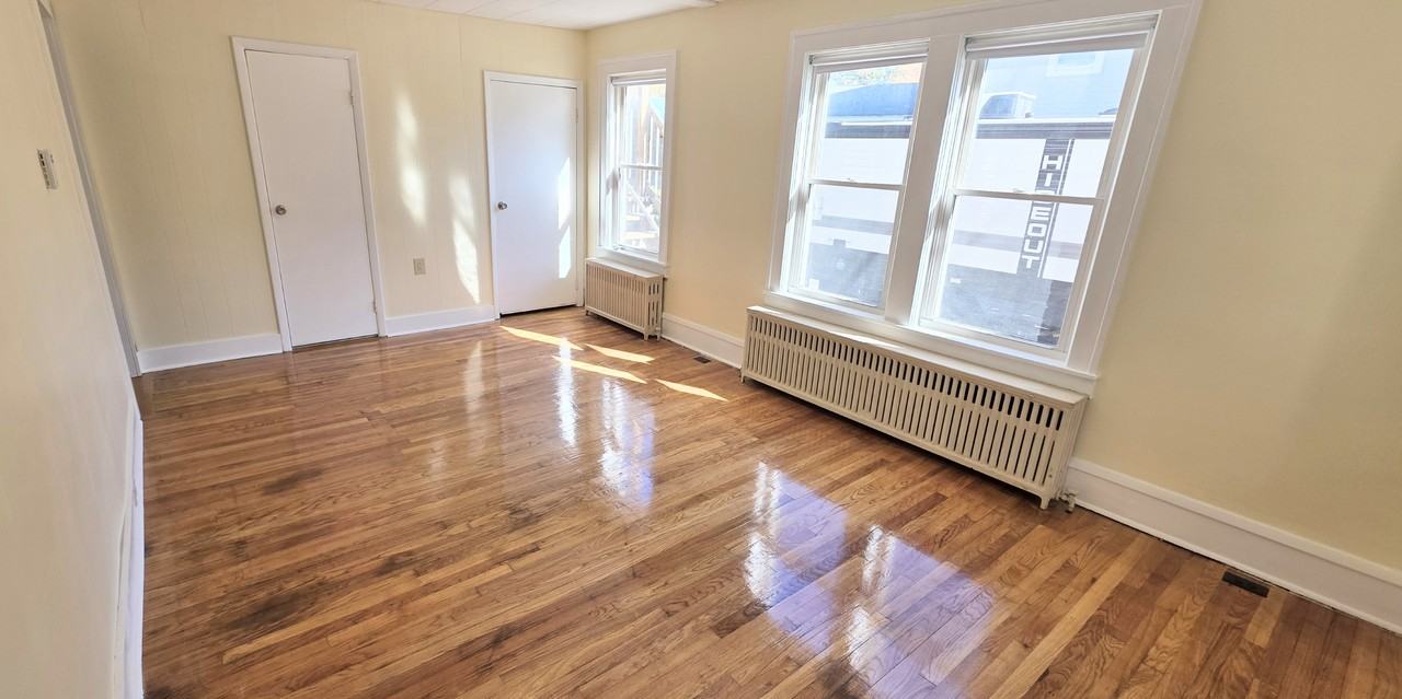 173 Pearl St #1 - Photo 2 of 20