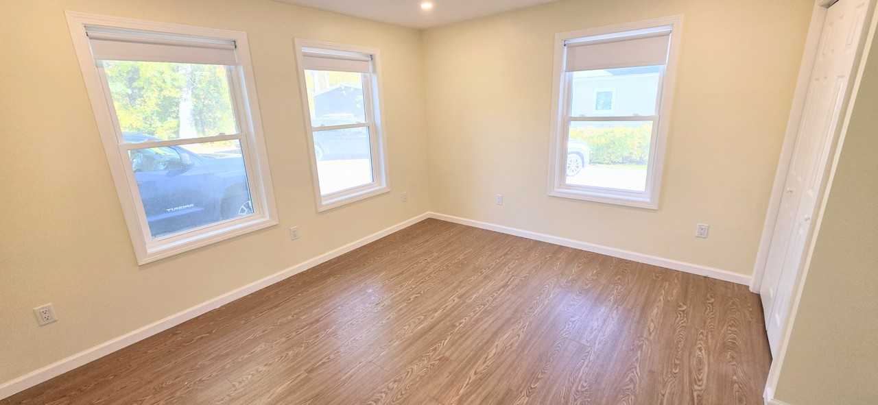 173 Pearl St #1 - Photo 4 of 20