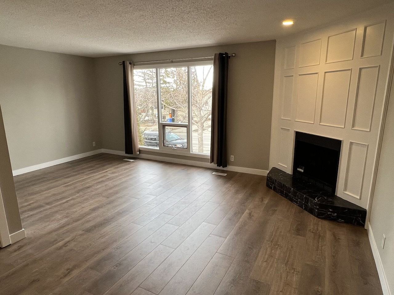 1431 Berkley Dr Nw - Photo 3 of 11