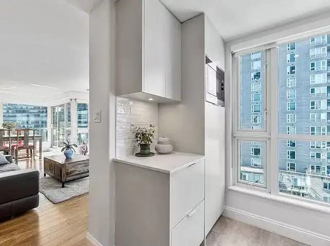 535 Nicola St - Photo 4 of 28