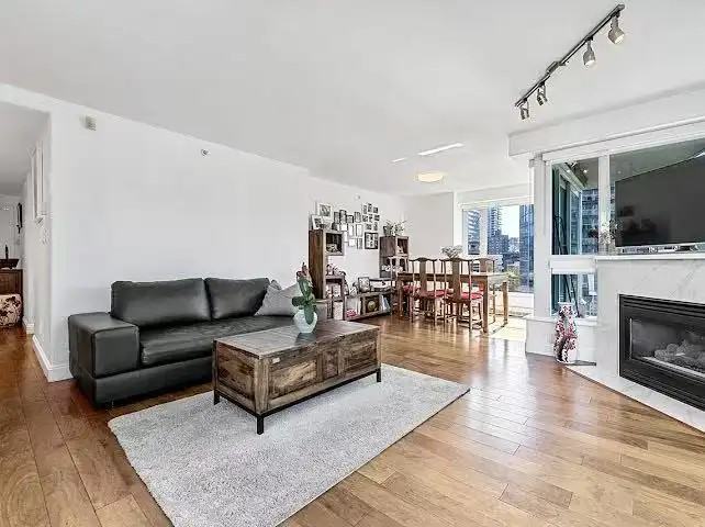 535 Nicola St - Photo 5 of 28