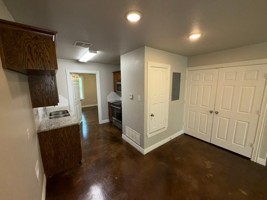 featured image of 906 S 18th St