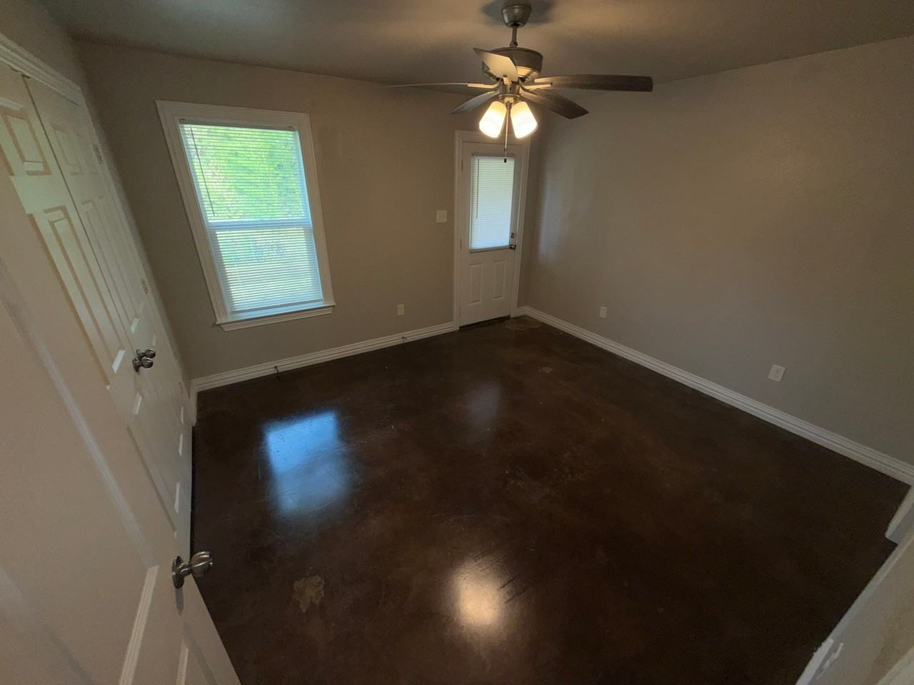 906 South 18th - Photo 6 of 11
