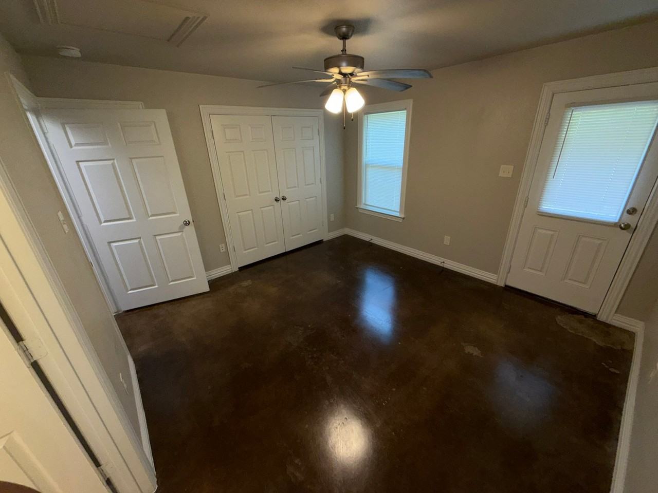 906 South 18th - Photo 7 of 11