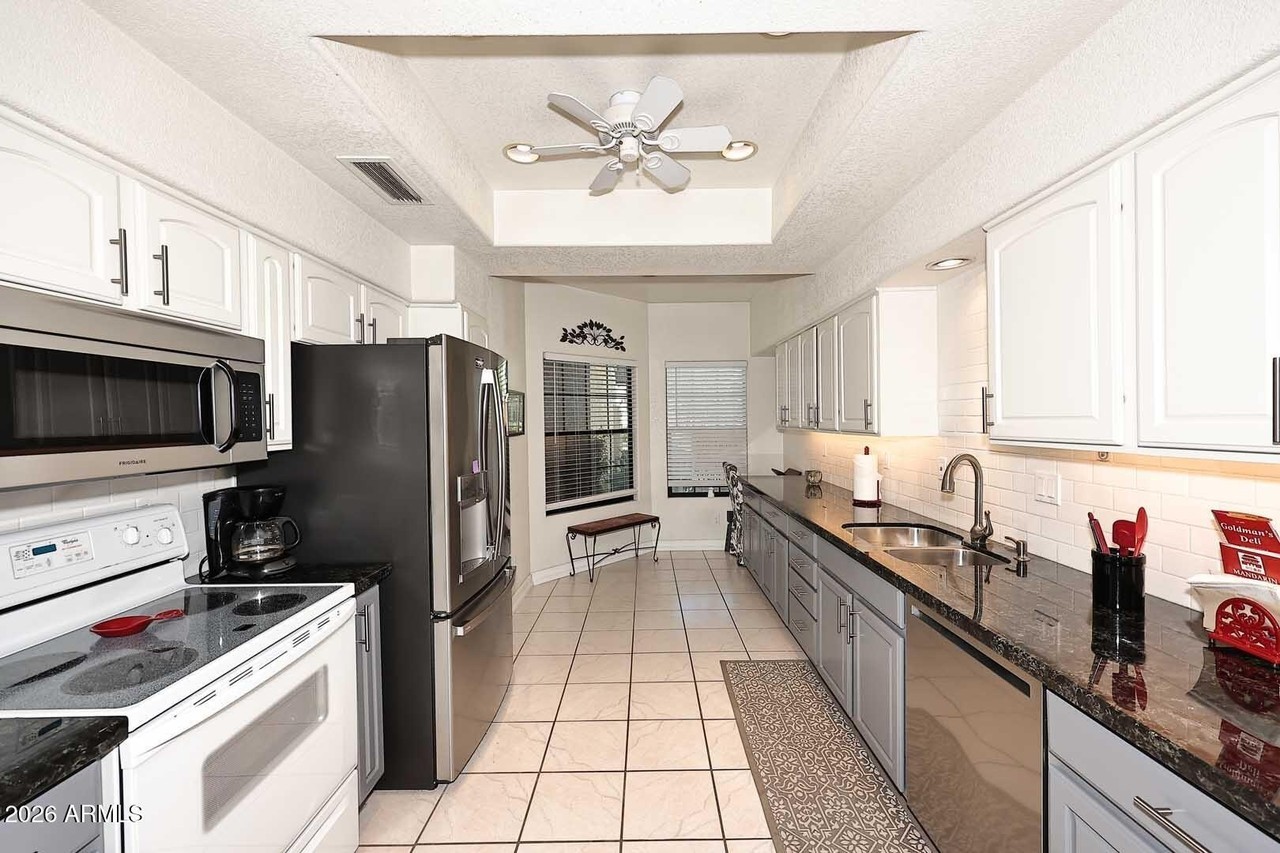 7953 E Joshua Tree Ln - Photo 5 of 44