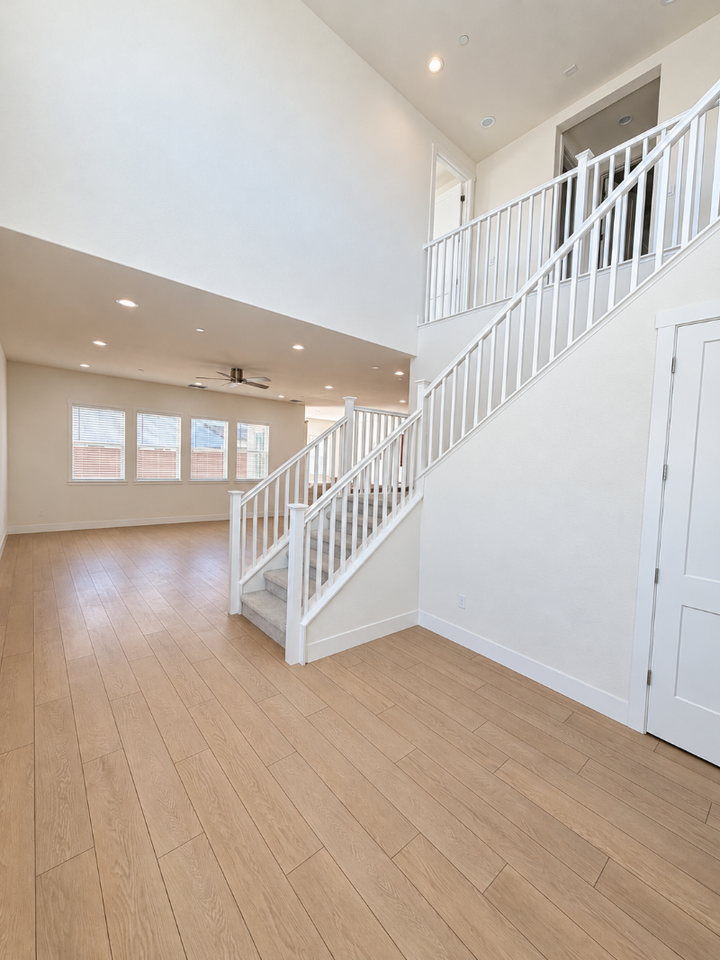3995 Granite Point Dr #1 - Photo 4 of 34