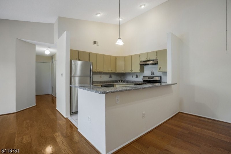 57 Caitlin Ct - Photo 6 of 27