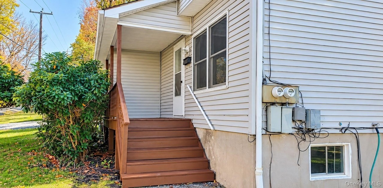 46 Upper Ferndale Rd #B - Photo 2 of 15