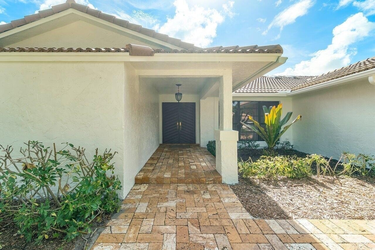 2276 Nw 36th St - Photo 3 of 36