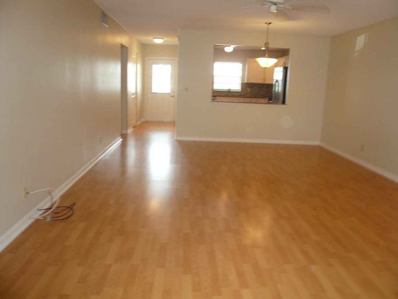 441 Franconia Cir - Photo 2 of 38