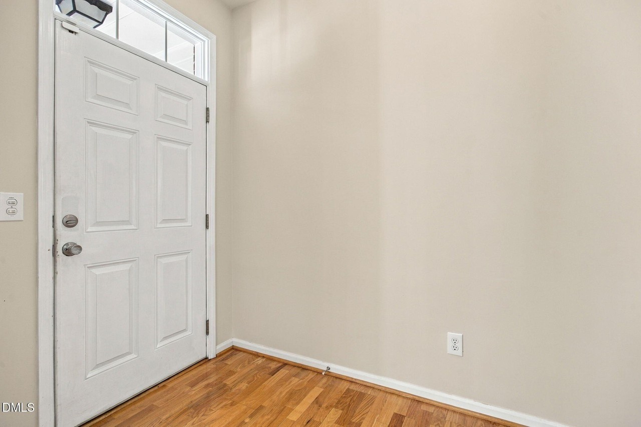1108 Washhouse Ln - Photo 4 of 38