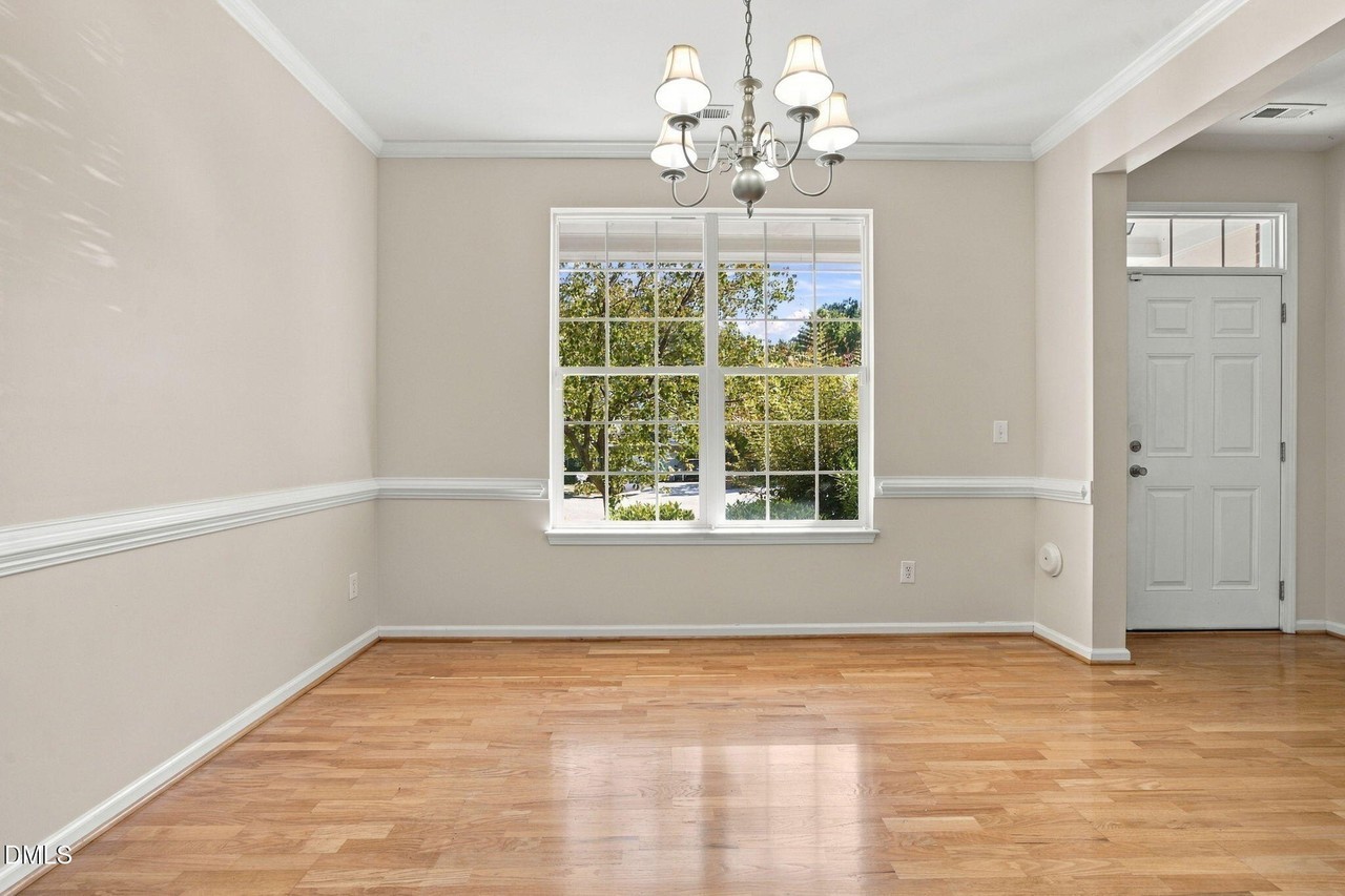1108 Washhouse Ln - Photo 5 of 38