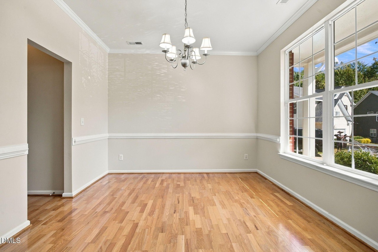1108 Washhouse Ln - Photo 7 of 38