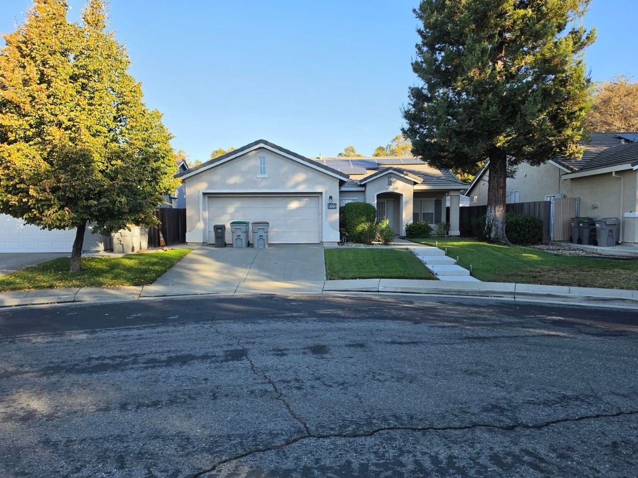 1668 Powell Pl - Photo 2 of 50