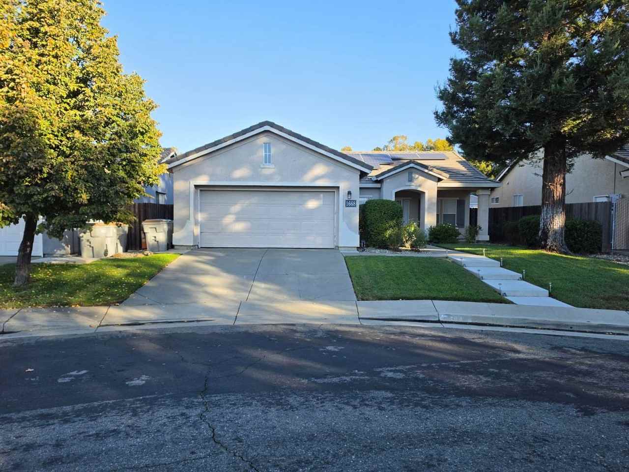 1668 Powell Pl - Photo 3 of 50
