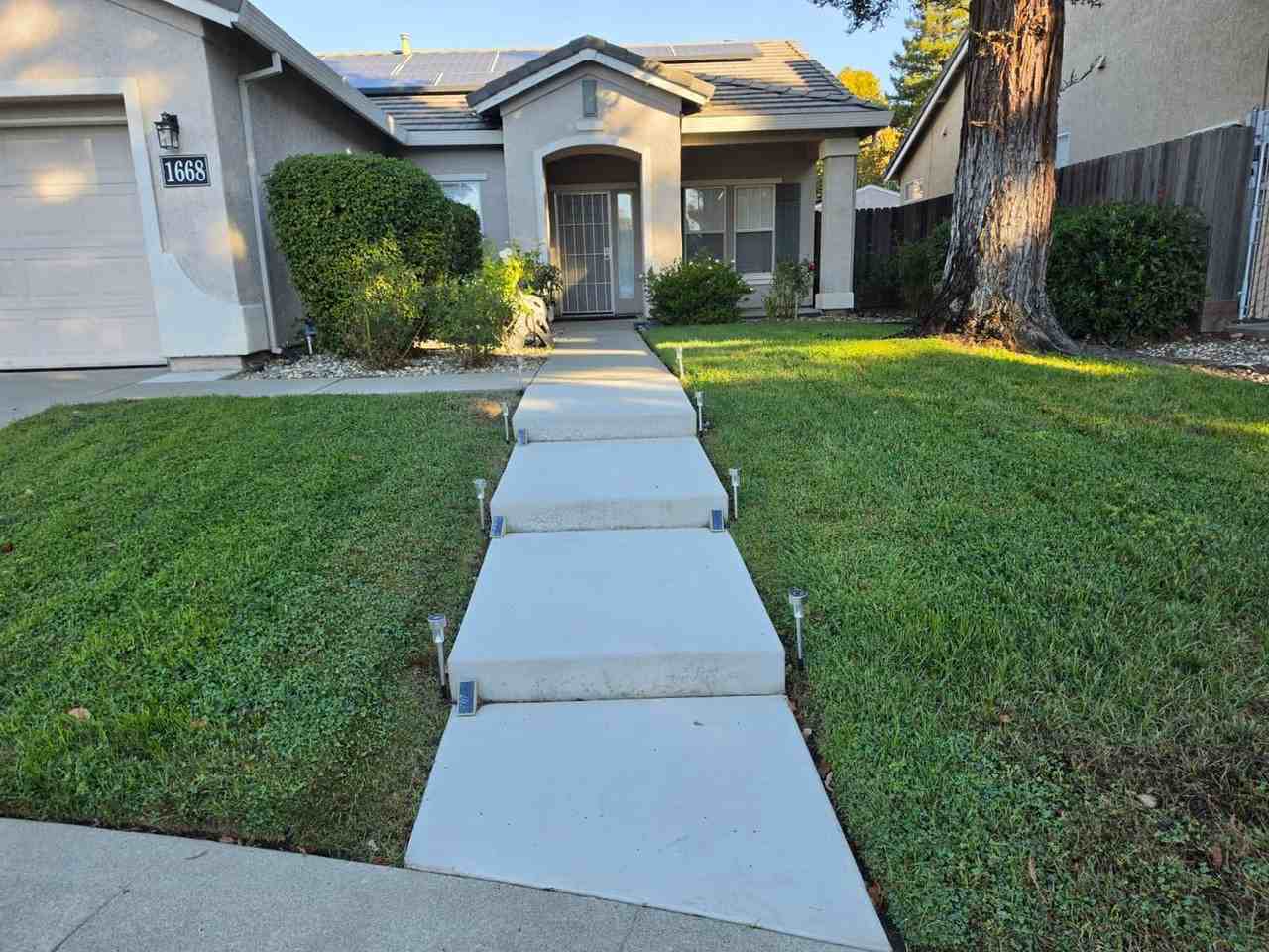 1668 Powell Pl - Photo 4 of 50