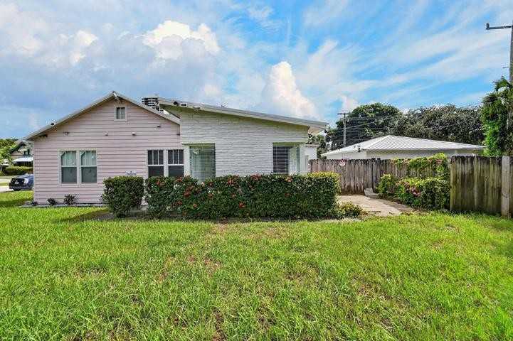 502 54th Street - Photo 2 of 11