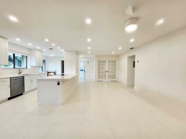 30 Pelican Pointe Drive - Photo 6 of 13