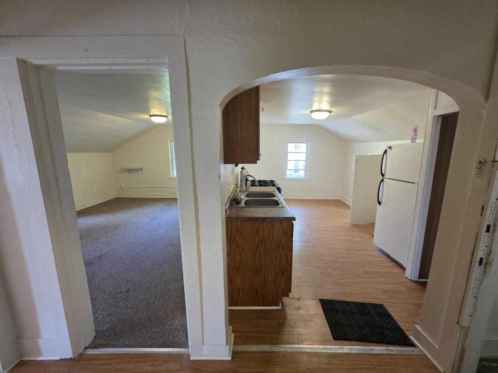 200 E Franklin St #3 - Photo 4 of 18