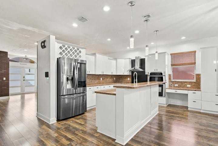 2271 Northwest 159th Avenue - Photo 5 of 11